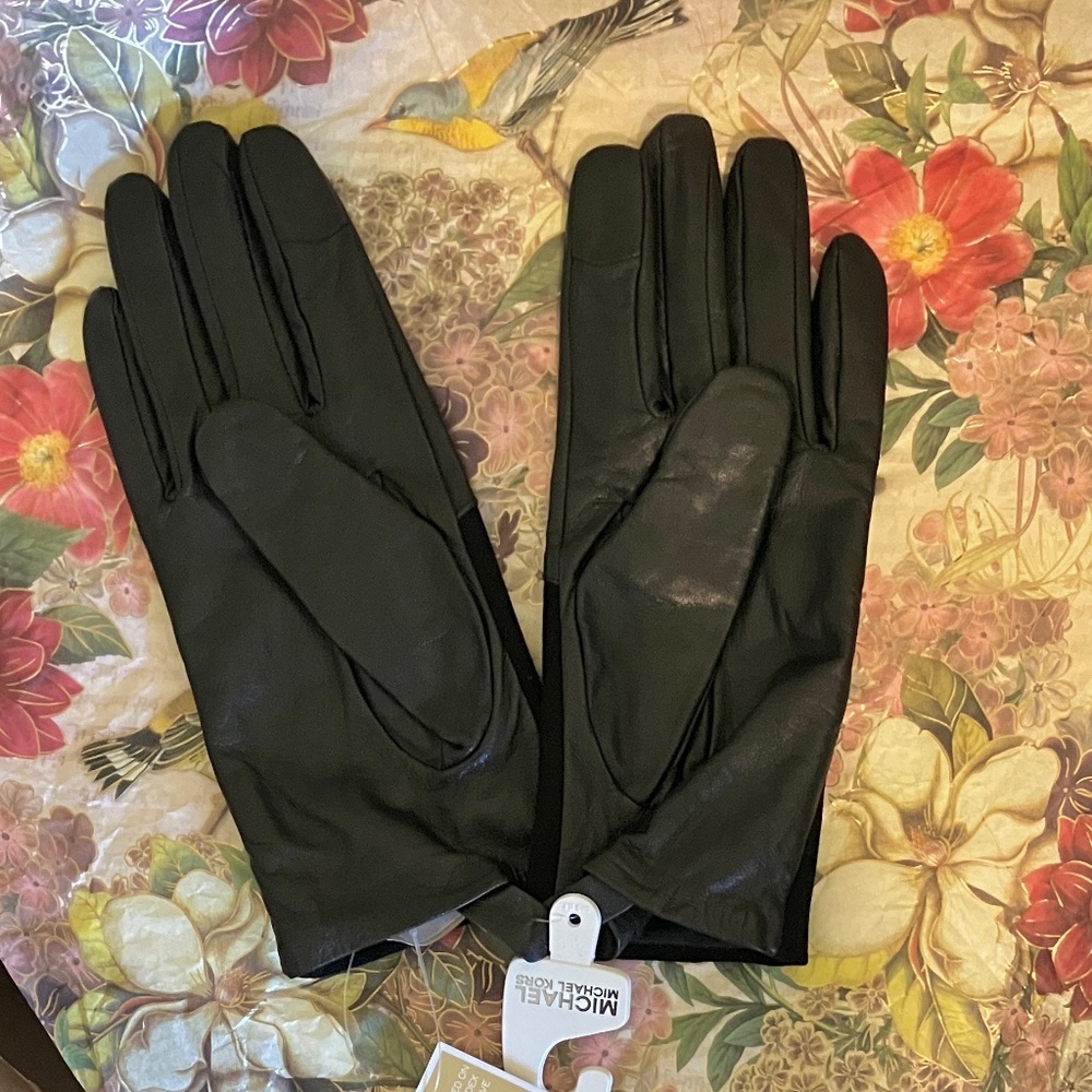 Leather and Suede Tech Gloves - Picture 3 of 4